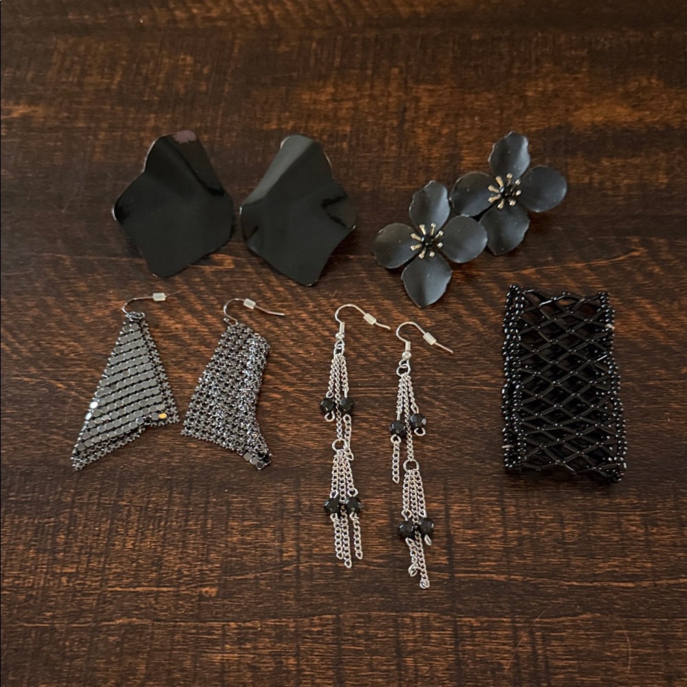 Elegant Black and Silver Jewelry Set